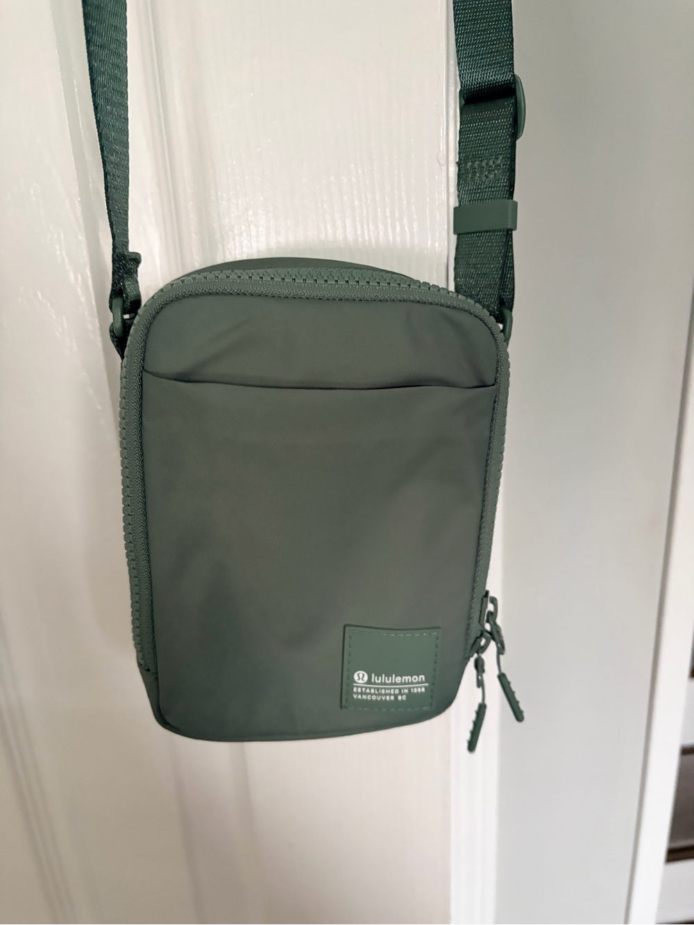 lululemon athletica Crossbody Pouch - Olive Green